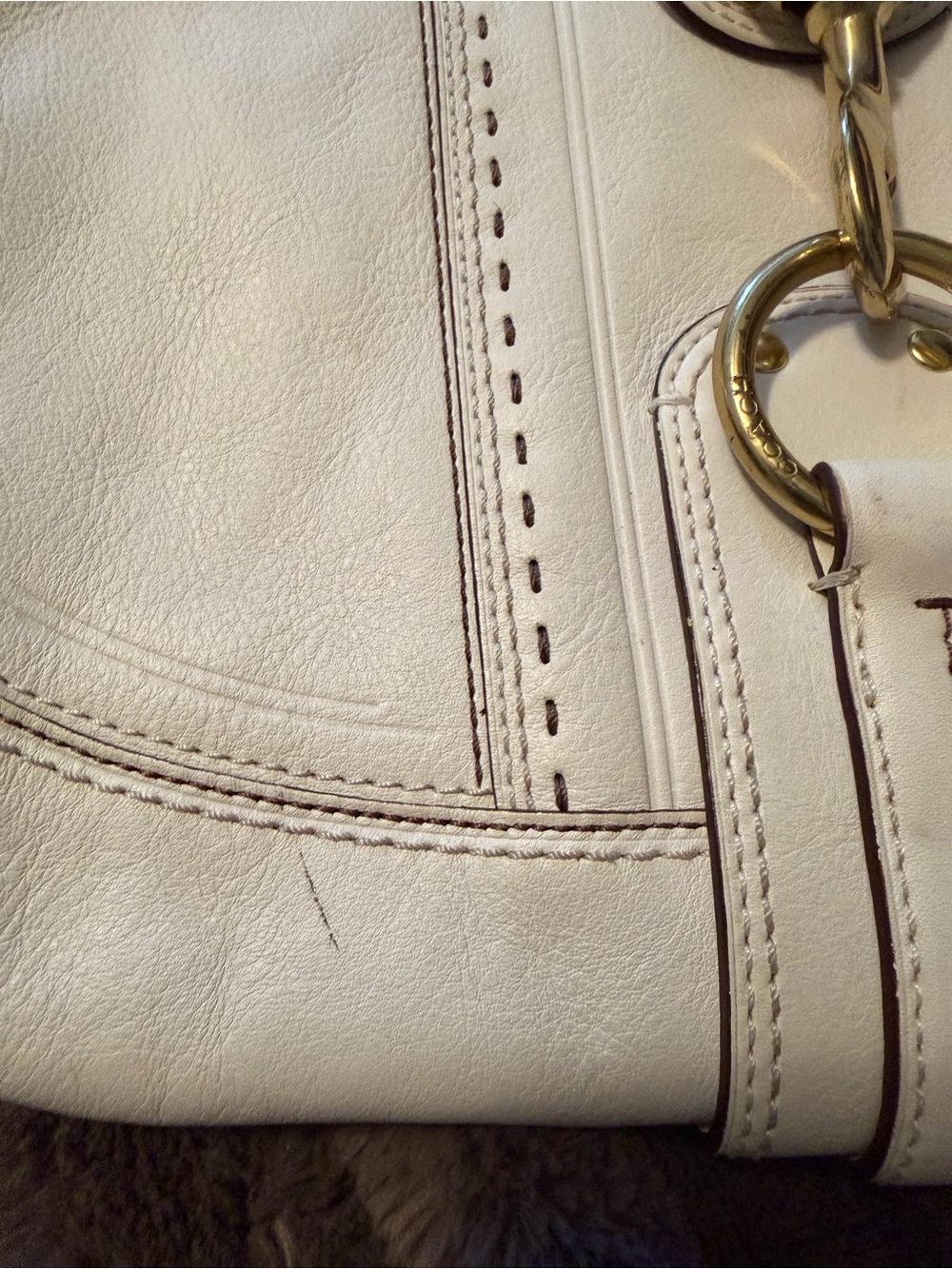 Vintage Coach Leather Shoulder Bag with Gold Hardware - Picture 3 of 10